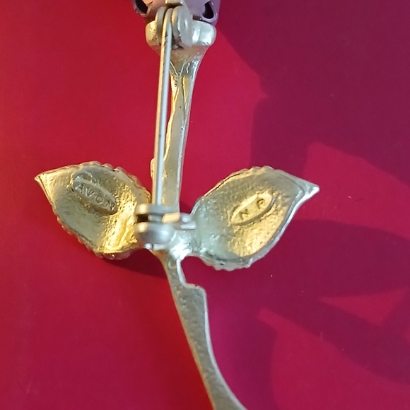 Avon Rose Pin Brooch Vintage - (NEW) - Picture 3 of 3